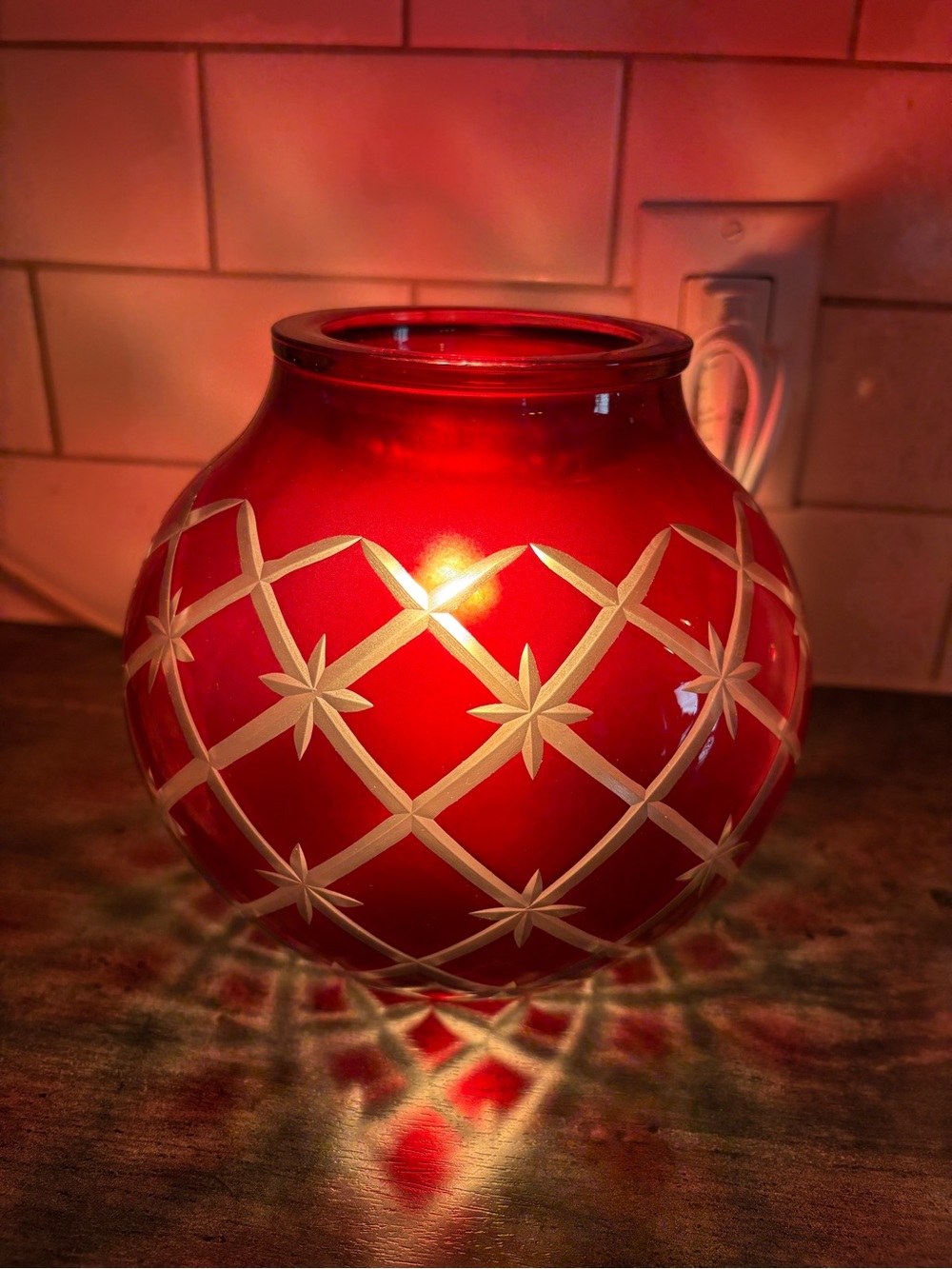 Scentsy Christmas Glow Warmer – Red Etched Glass – With Original Box Never Used